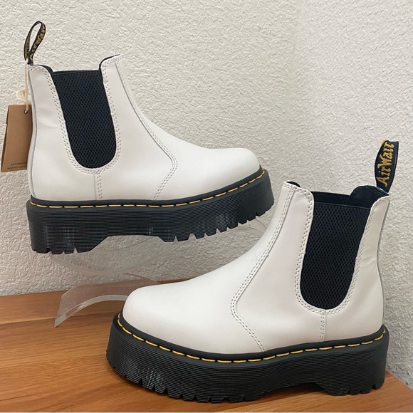 DR MARTENS 2976 White Quad Smooth Leather Platform Chelsea Boots Size 6 Women’s - Picture 3 of 16
